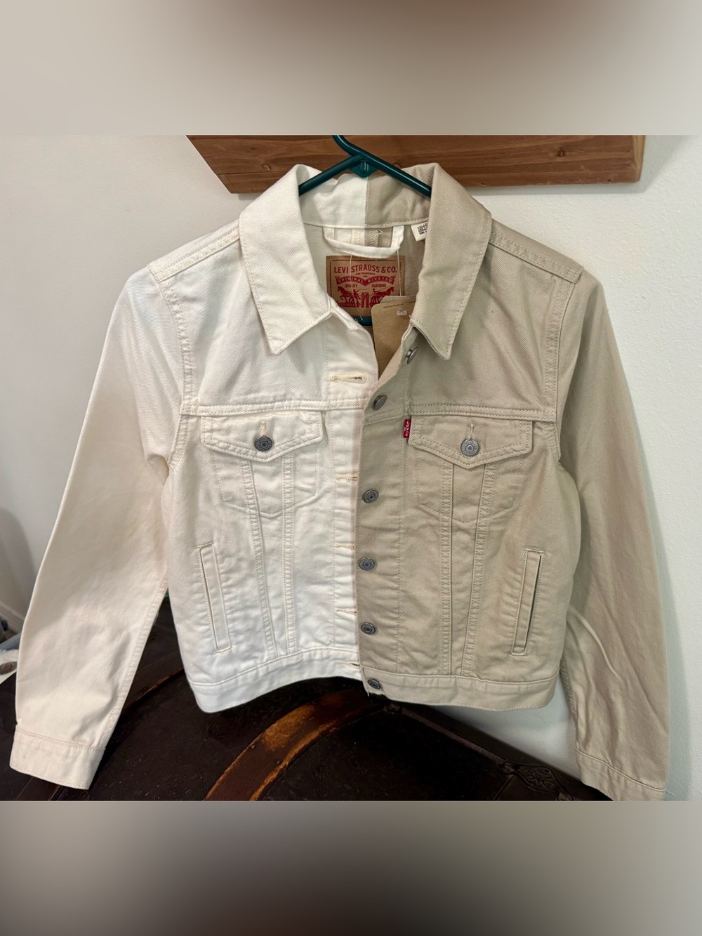 Levi's Women's Two-Tone Cream & Beige Denim Trucker Jacket